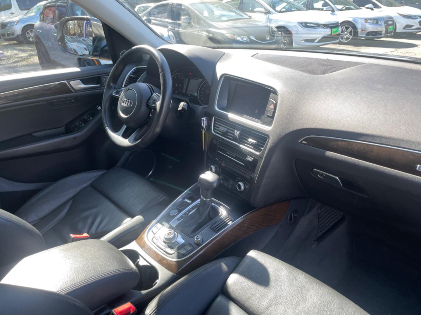 2013 GRAY AUDI Q5 PREMIUM PLUS (WA1LFAFP1DA) with an 2.0L engine, Automatic transmission, located at 5103 Dorchester Rd., Charleston, SC, 29418-5607, (843) 767-1122, 36.245171, -115.228050 - Photo#8